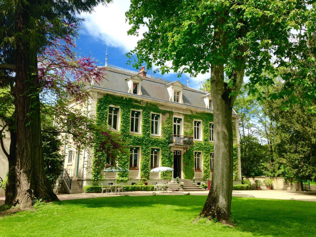 Chateau De Challanges Hotel Beaune  Exterior photo