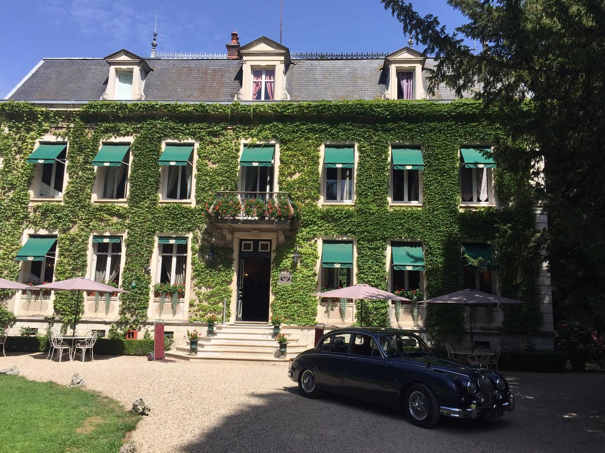 Chateau De Challanges Hotel Beaune  Exterior photo